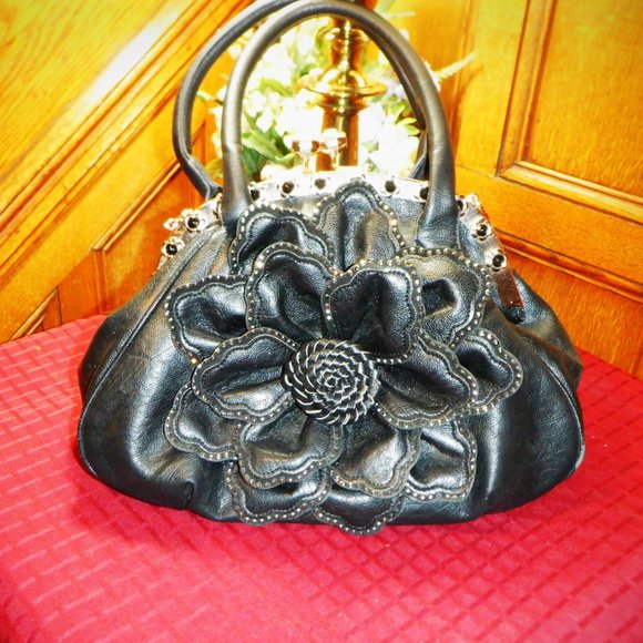 Amazing ~~~ ZAP ~ Leather ~BAG with HUGE FLOWER / PETALS - Front - Picture 1 of 7